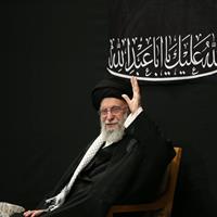 حضور رهبر انقلاب در آیین عزاداری؛ تجلی پیوند ناگسستنی رهبری و مردم و پیام قاطع به دشمنان