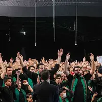 همخوانی «دوباره می‌سازمت وطن» در هیات یزدی