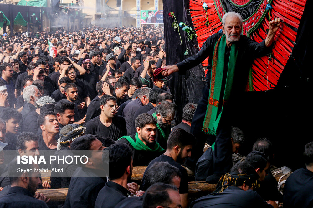 آیین سنتی نخل گردانی عصر عاشورا در یزد