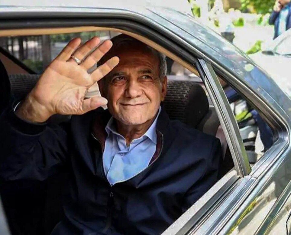 رئیس‌جمهور وارد شهرستان آستارا شد