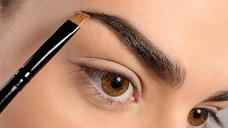 برای پر کردن ابروهایتان از این روش استفاده کنید