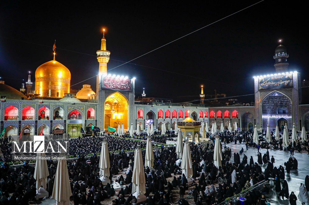 عکس/ مراسم عزاداری شام غریبان حسینی (ع) در حرم مطهر رضوی 