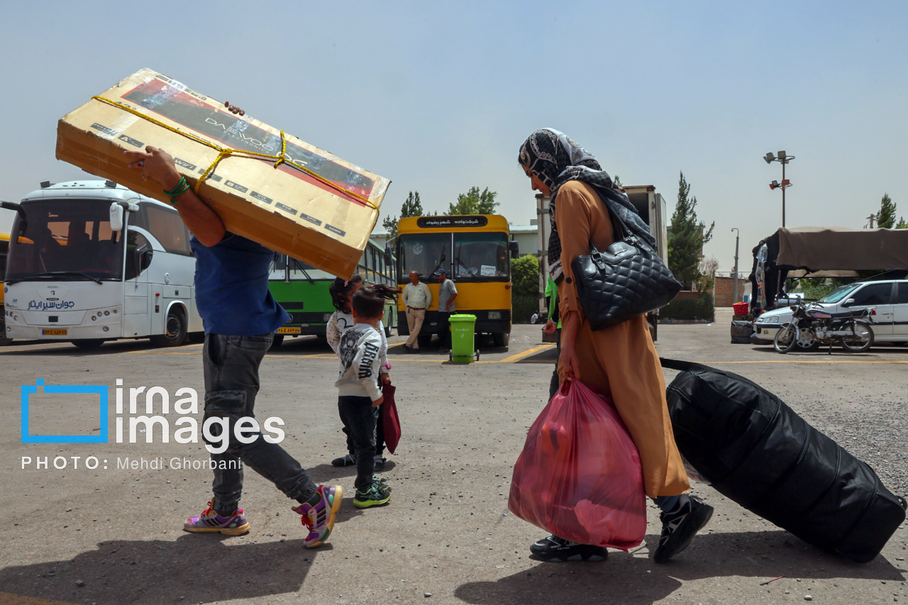 عکس/ خروج اتباع افغانستانی غیرمجاز از مرز دوغارون