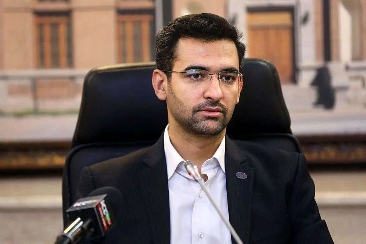 تحلیل آذری جهرمی از فحاشی سلطنت‌طلب‌ها