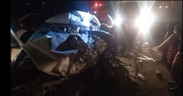 تصادف مینیبوس کارگران و پژو در محور زرند - سیریز؛ 2 نفر جان باختند