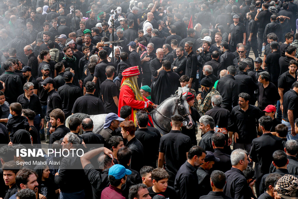آیین سنتی نخل گردانی عصر عاشورا در یزد