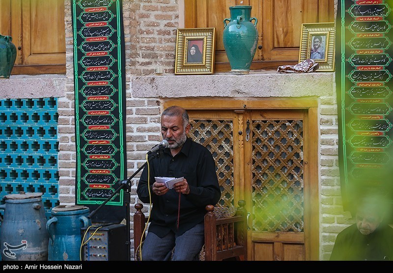 مراسم روضه اباعبدالله الحسین (ع) در خانه تاریخی نبوی قزوین
