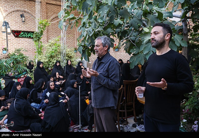 مراسم روضه اباعبدالله الحسین (ع) در خانه تاریخی نبوی قزوین