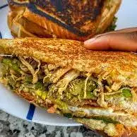با این ساندویچ مرغ یک روز عالی رو شروع کن
