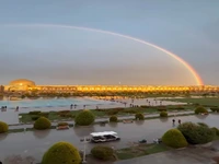 نقش جهان در یک روز بارانی