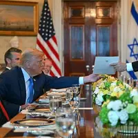 چمران: بعید نیست به ترامپ جایزه صلح نوبل بدهند!