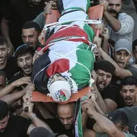تشییع پیکر یک جوان 23 ساله فلسطینی به شهادت رسیده به دست ارتش اسرائیل 