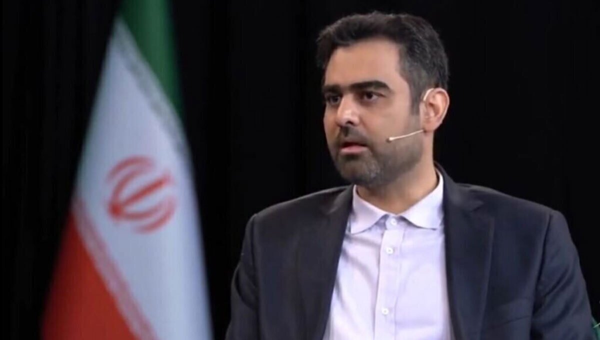 واکنش ثابتی به مصاحبه پزشکیان با تاکر کارلسون؛ پاسخ های ضعیف‌‌تان شرم آور بود