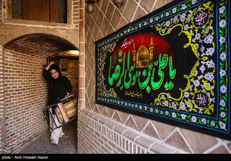 مراسم روضه اباعبدالله الحسین (ع) در خانه تاریخی نبوی قزوین