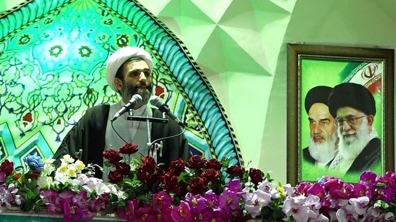 امام جمعه موقت بیرجند: اتصال امام و امت نسخه همیشگی پیروزی است