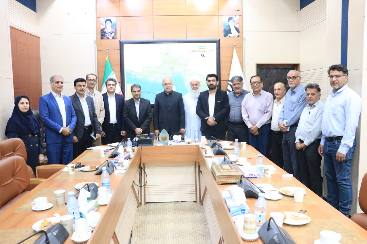 پیگیری مطالبات خانوادههای جانباختگان حادثه بندر رجایی در حال انجام است