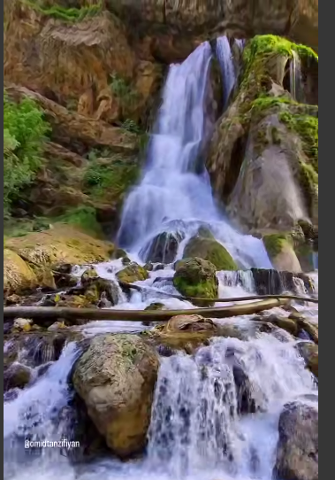 آبشار آب سفید الیگودرز در لرستان