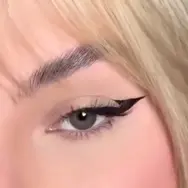 تو سه ثانیه خط چشم مرتب بکش!