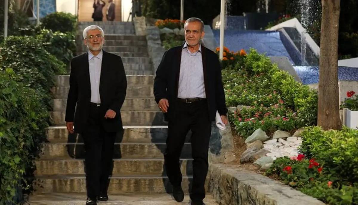 عصر ایران: اگر قرار بود پزشکیان مثل شما باشد که دیگر خودش نبود!