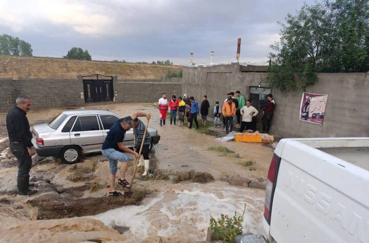سیل و آب گرفتگی منازل در روستای حاجی آقا  شهرستان بستان‌آباد