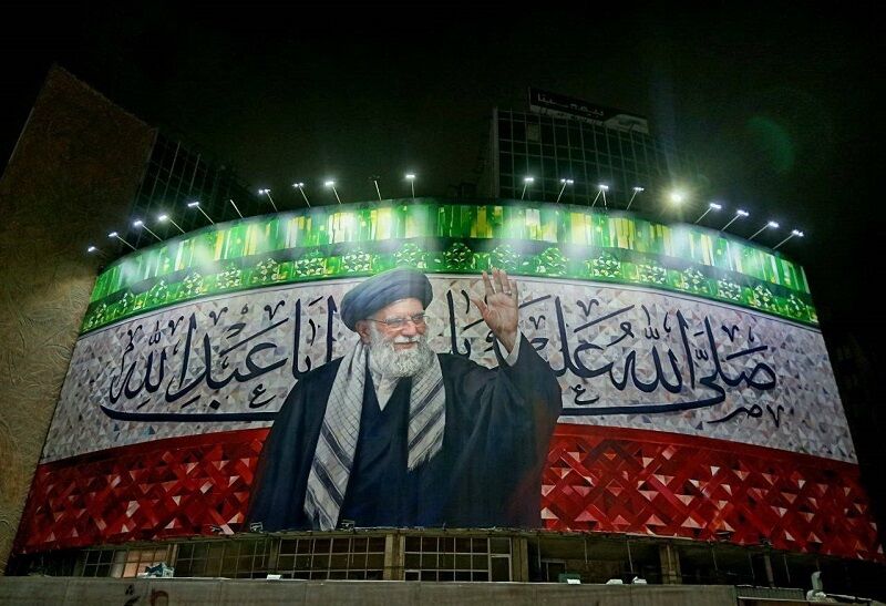 «ای مهر رخشان» با تصویری از رهبر انقلاب رونمایی شد