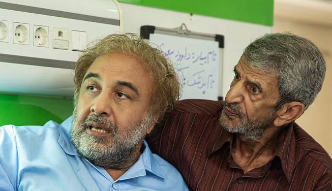 دفاع مخاطبان از «اجل معلق»: ایراد نگیرید، ما می‌‌خواهیم بخندیم
