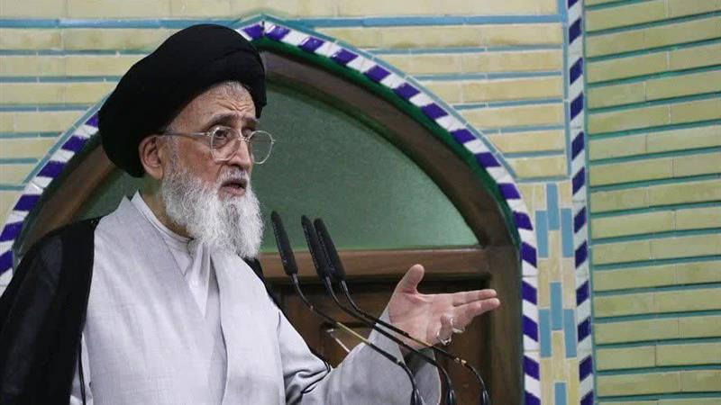 امام جمعه موقت یزد: قدرت موشکی ایران، دشمن را تسلیم کرد