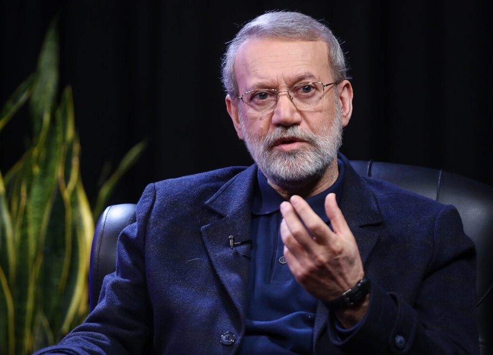 علی لاریجانی: در حال بررسی پیام واشنگتن هستیم