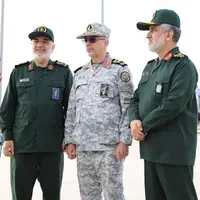عکس/ عکسی به یادماندنی از سه فرمانده شهید ایران در کنار یکدیگر