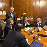 مخالفان مذاکره یا درکی از واقعیت ندارند یا منافع گروهی را بر منافع ملی ترجیح می‌دهند 
