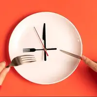 چه زمانی شام بخوریم که چاق نشویم؟