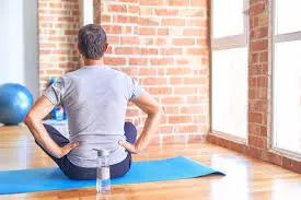 نحوه صحیح نشستن روی زمین