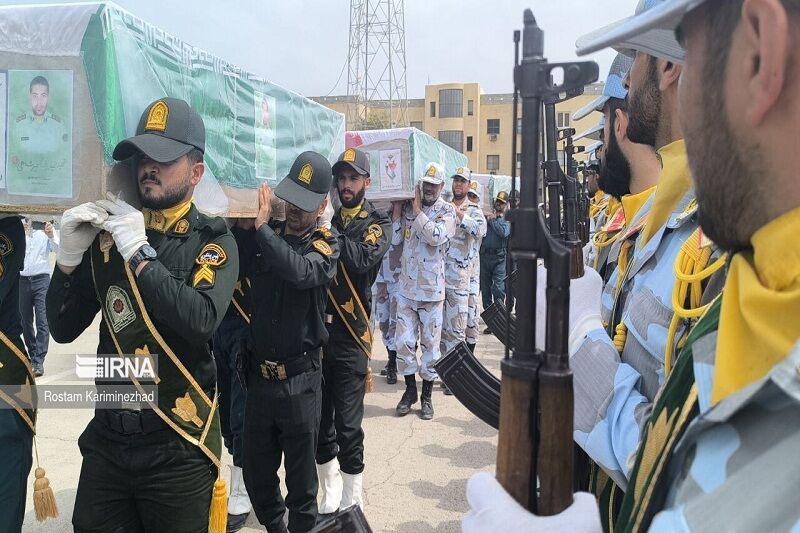 مراسم تشییع پیکر 3 شهید فراجا در چابهار برگزار شد