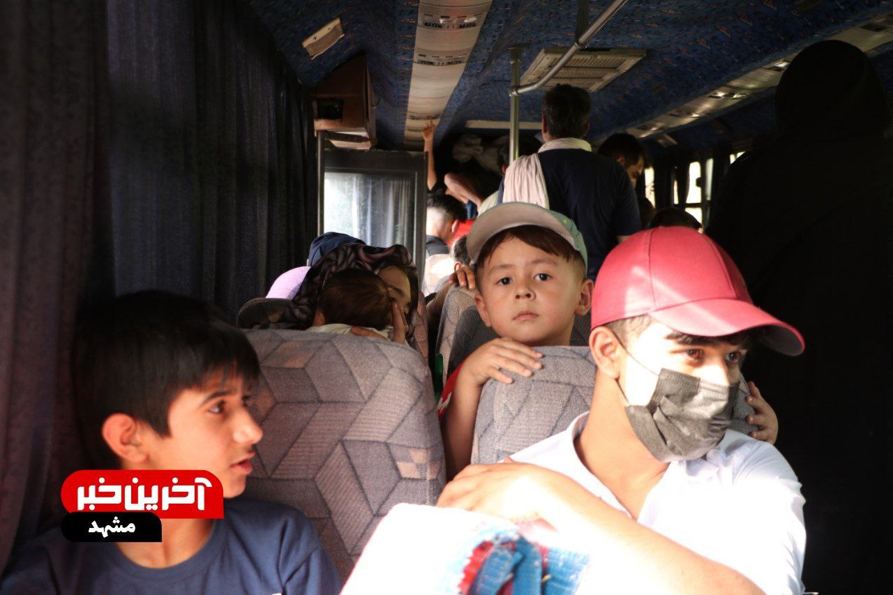 عکس/ روند خروج اتباع افغانستانی از مرز دوغارون