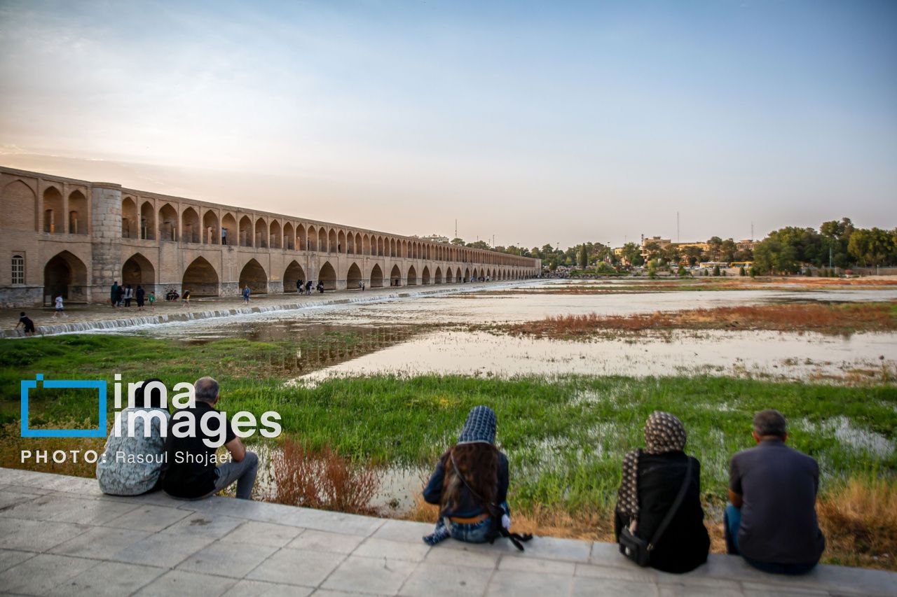 میهمانان زاینده رود اصفهان