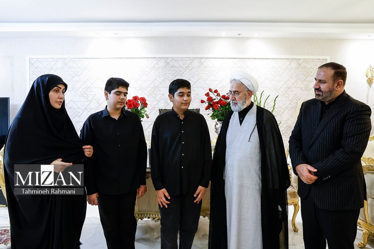 دیدار دادستان کل کشور با خانواده شهید عباس شفیعی