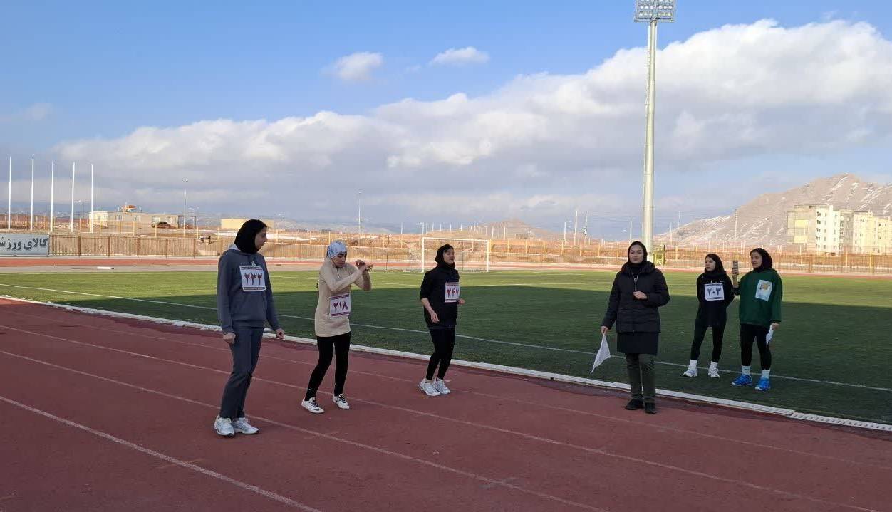 مسابقات قهرمانی دو و میدانی در لرستان برگزار شد