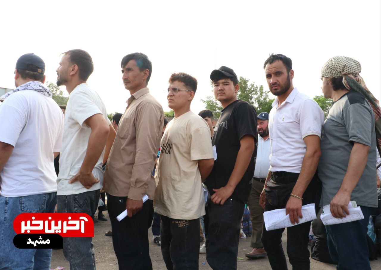 عکس/ روند خروج اتباع افغانستانی از مرز دوغارون