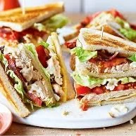 ساندویچ کلاب با پنیر خوشمزه
