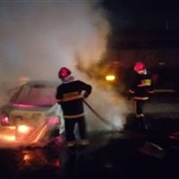 آتش سوزی یک دستگاه خودرو در یزد مهار شد