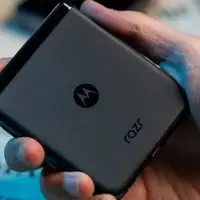 موبایل تاشو با تزئین کریستال؛ موتورولا گوشی ویژه‌ای عرضه می‌کند