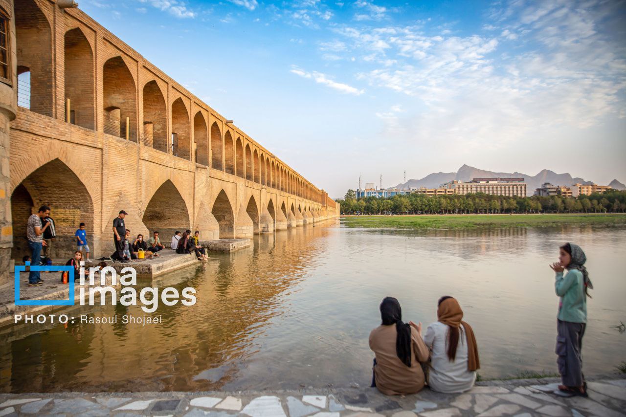 میهمانان زاینده رود اصفهان