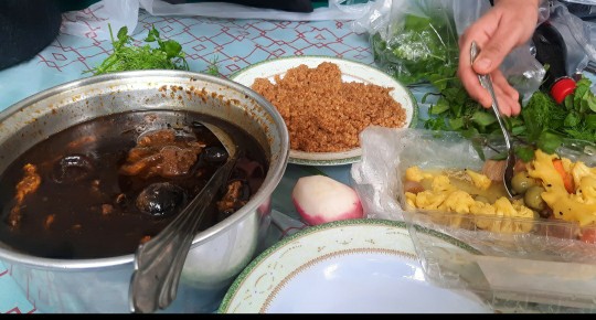 از شما/بفرمایید گمنه و قلیه ماهی در محیط کار 