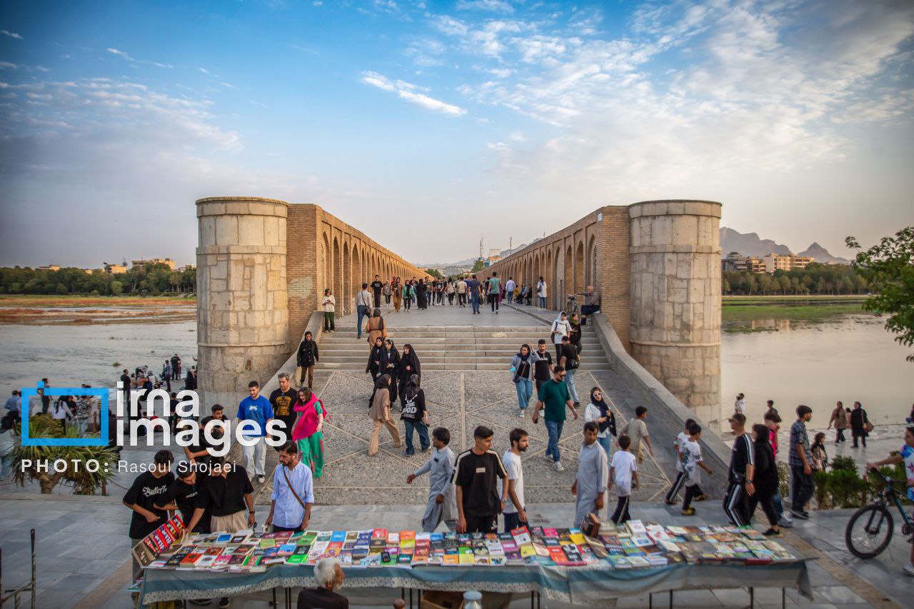 میهمانان زاینده رود اصفهان