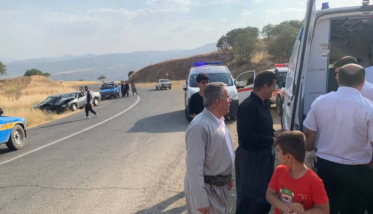 مصدومیت ۹ تن در سانحه رانندگی در محور مهاباد به سردشت
