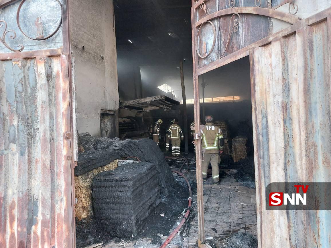 عکس/ آتش‌سوزی یک کارگاه انبار پارچه در جاده ورامین