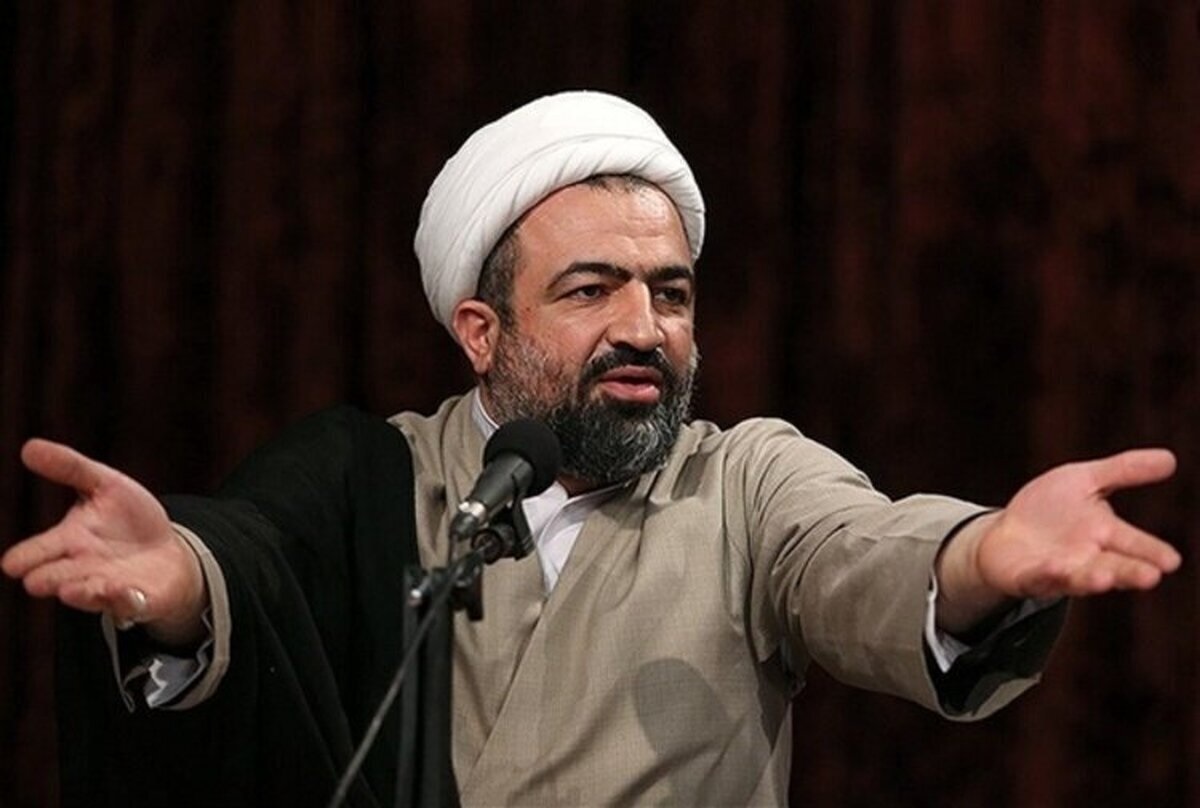 حمله رسایی به عراقچی: چرا سفیر فرانسه را هنوز از راه نرسیده پذیرش می‌کنید!؟