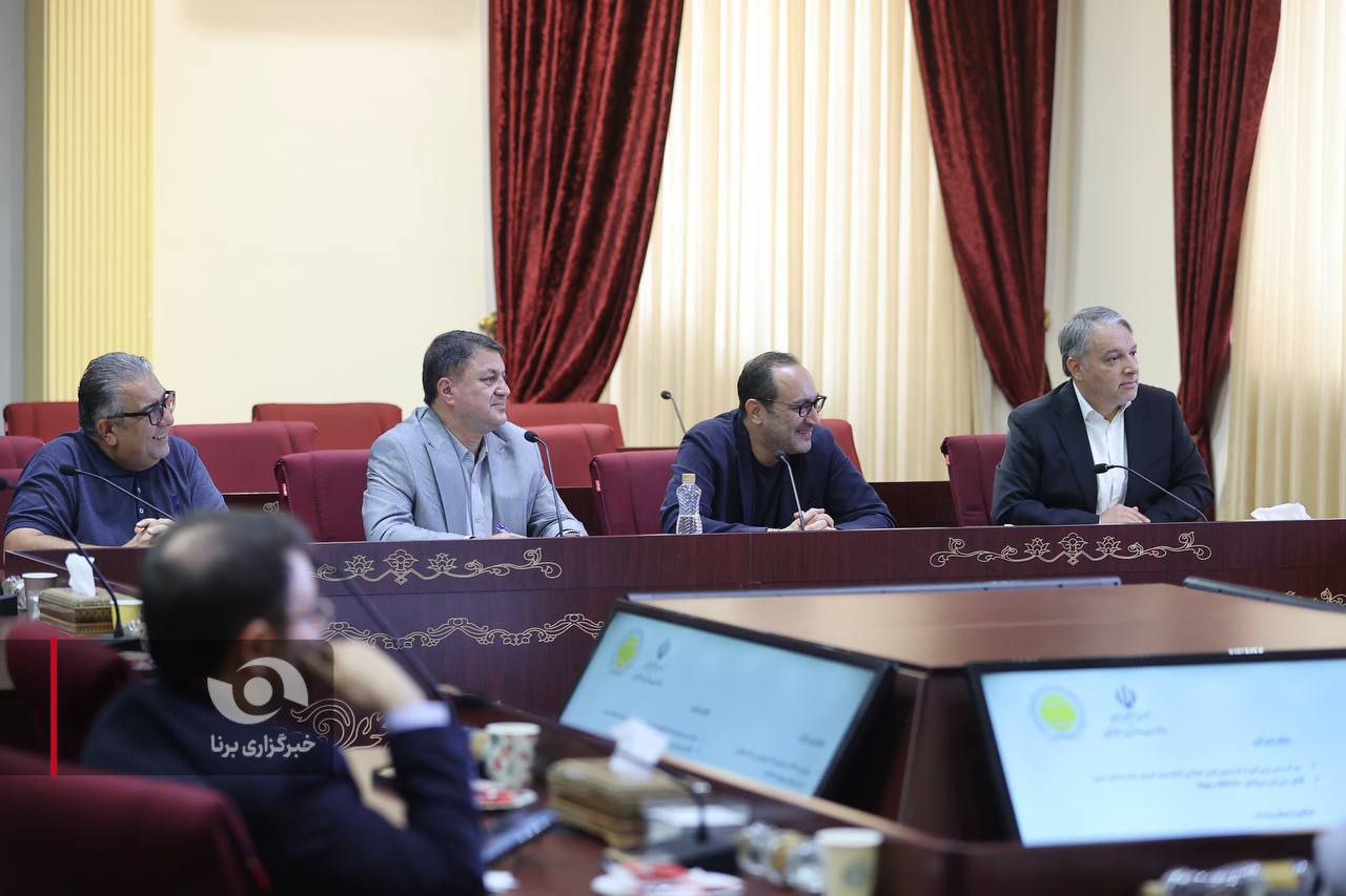 جلسه کمیسیون مربیان خارجی با حضور وزیر ورزش و جوانان
