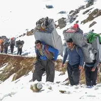 استاندار آذربایجان غربی: ادعای نقش کولبران در ورود تجهیزات جاسوسی به کشور بی‌اساس است