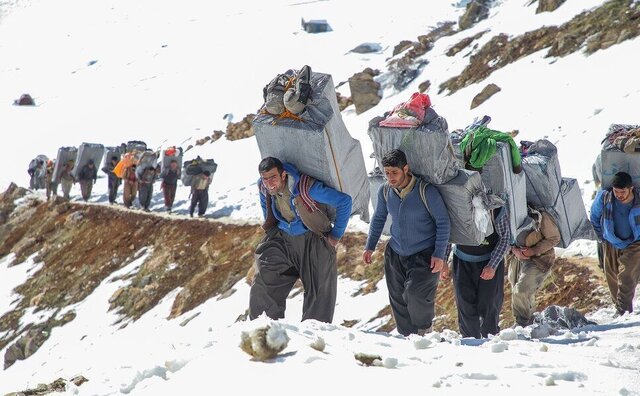 استاندار آذربایجان غربی: ادعای نقش کولبران در ورود تجهیزات جاسوسی به کشور بیاساس است